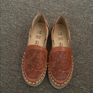 Brown Leather Embossed Women's sandals